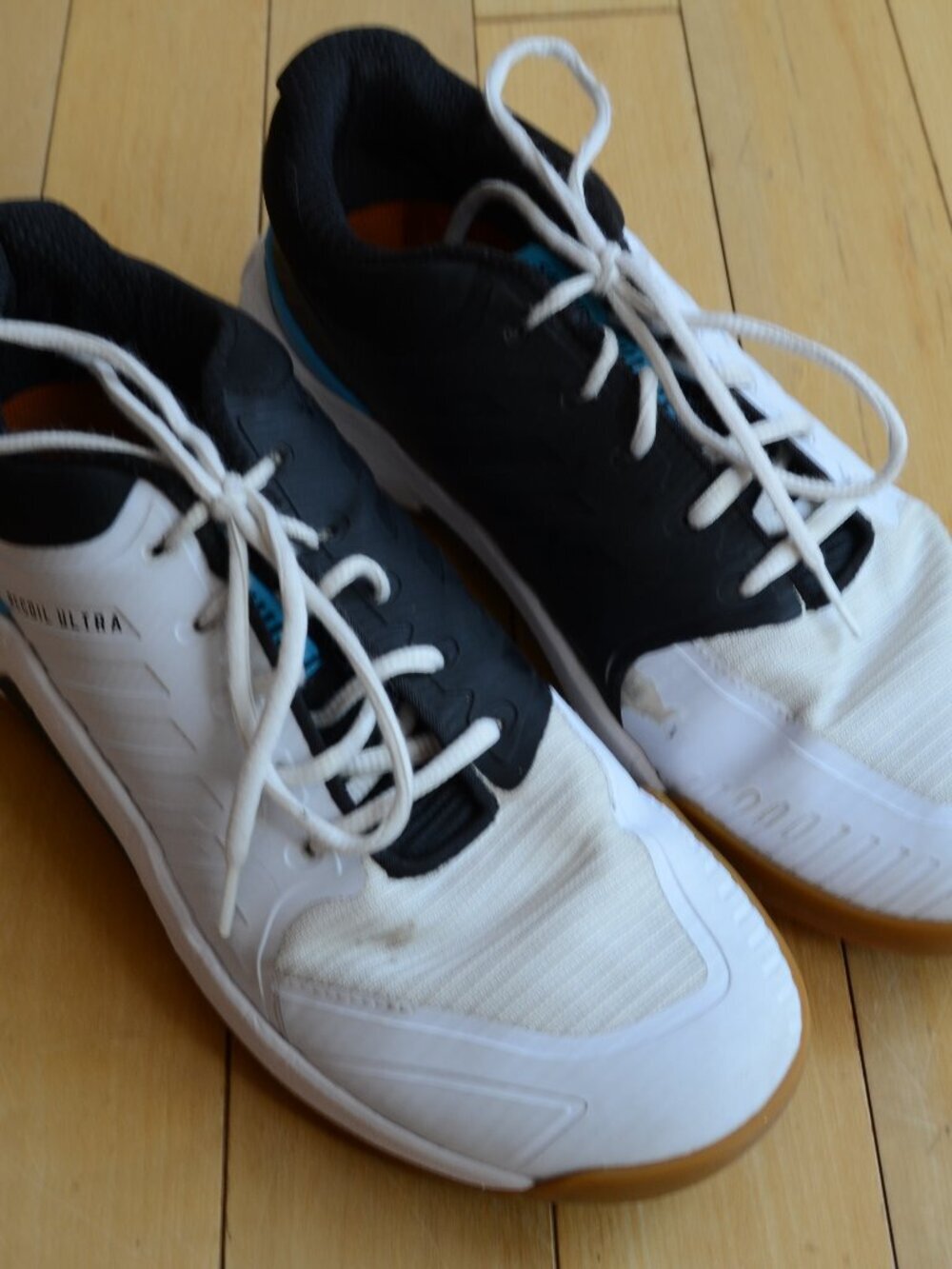 Salming Recoil Ultra indoor court shoes in white and black Men 10.5